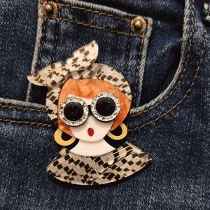 Lady sunglasses brooch jewelry bling acrylic 3D girl pin
Woman Wrapables gift